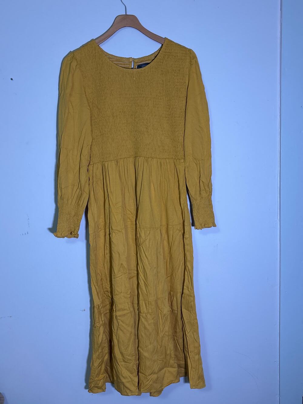 NWT Women’s mustard yellow flowy dress with smocking medium